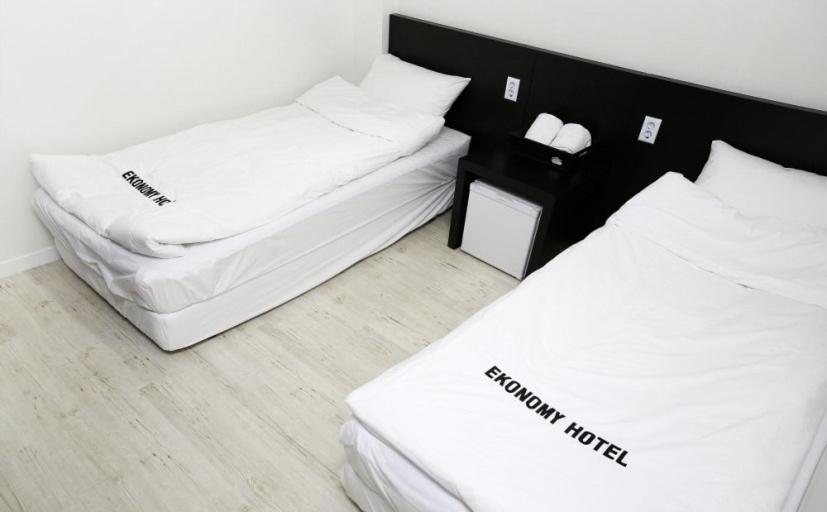Ekonomy Hotel Gumi Eksteriør billede